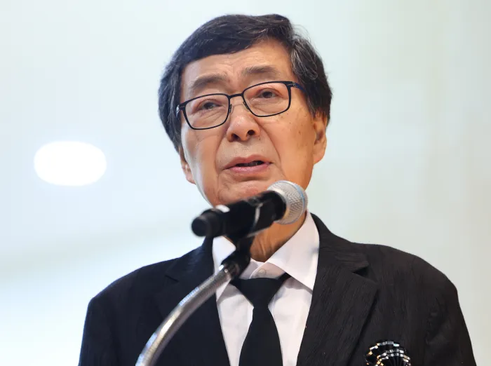 김홍업 김대중평화센터 이사장이 지난달 18일 서울 동작구 국립서울현충원 현충관에서 열린 김대중 전 대통령 서거 16주기 추모식