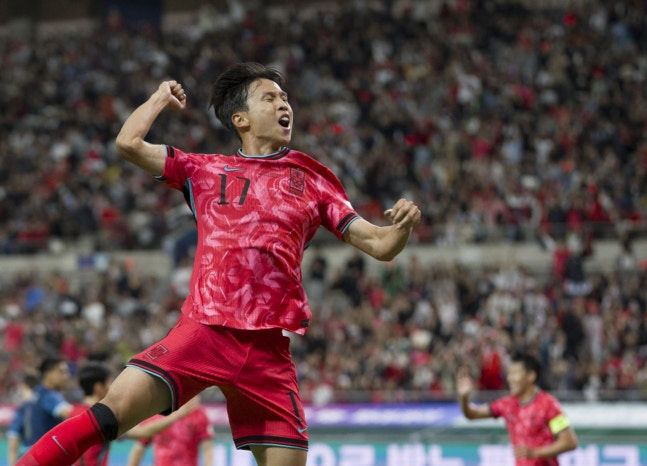 한국, 파라과이에 2대0 완승…브라질전 참패 후 반등 성공